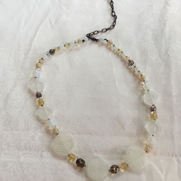 White and Yellow Bead Necklace - Picture 4 of 4